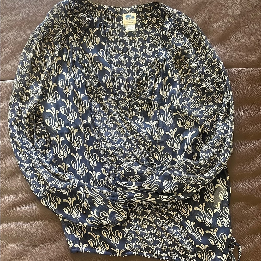 Lucky Brand Navy and Cream Blouse